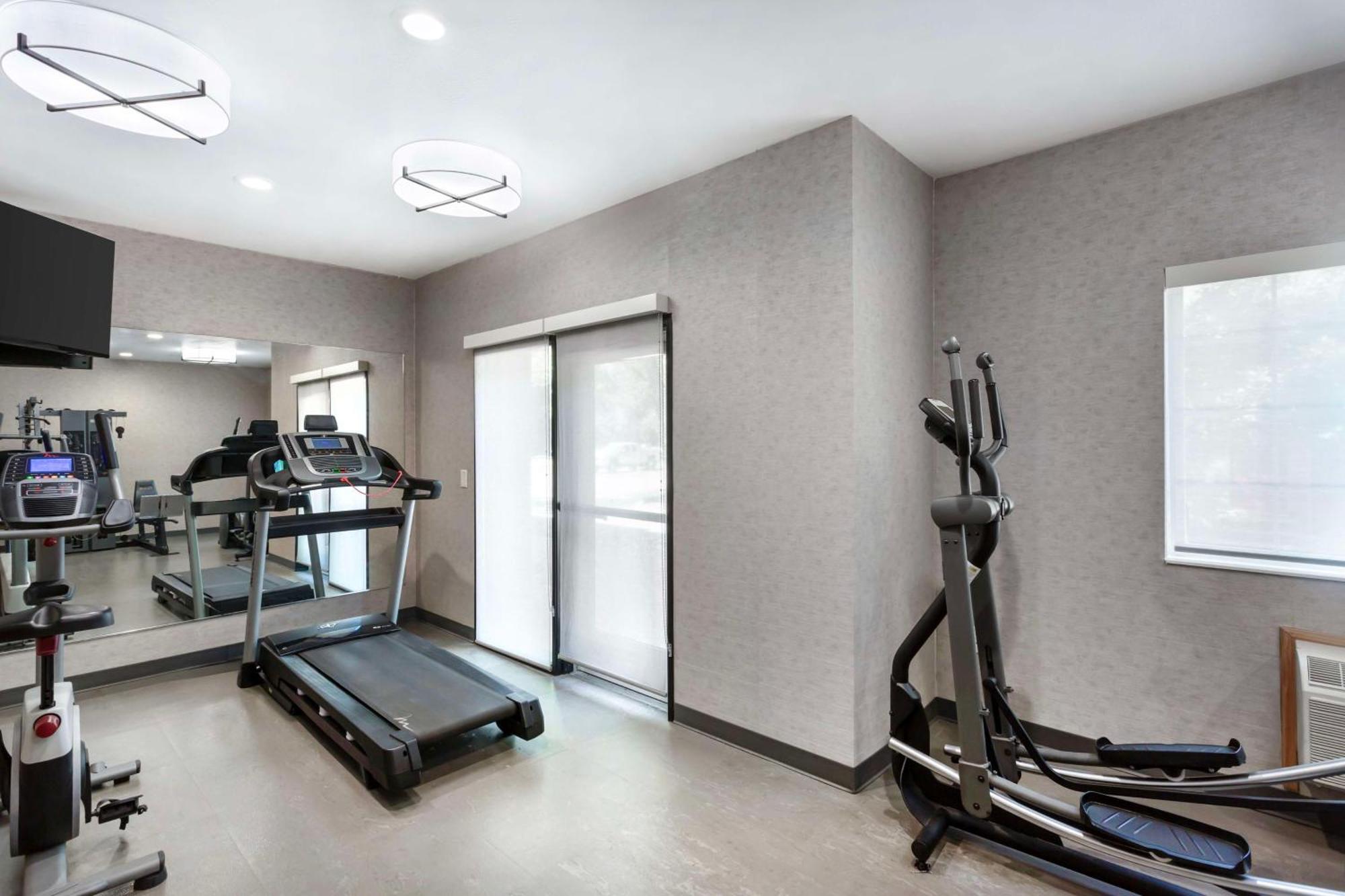 เบสท์ เวสเทิร์น ฮอลิเดย์ ฮิลลส์ Hotel Coalville ภายนอก รูปภาพ