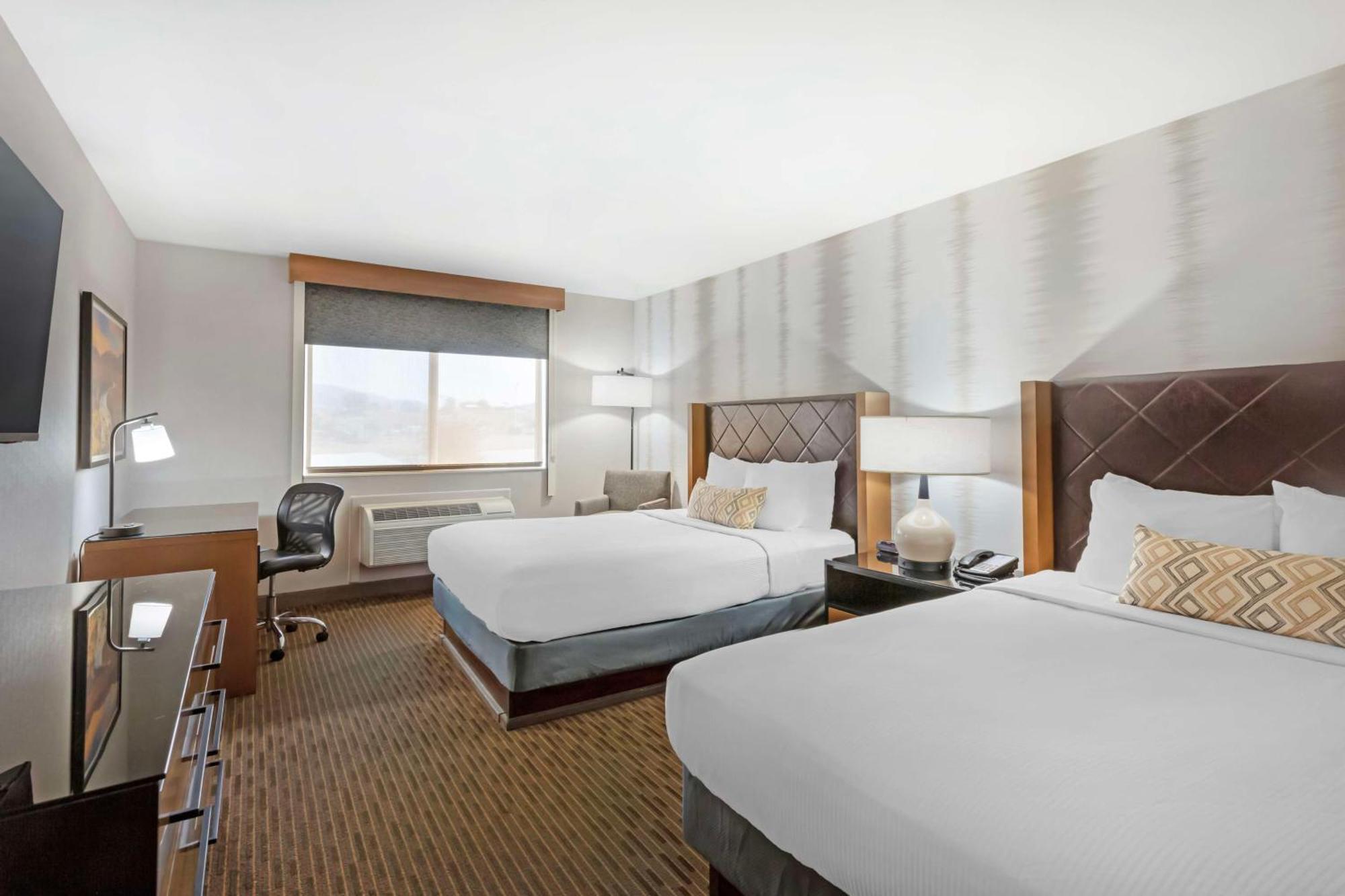 เบสท์ เวสเทิร์น ฮอลิเดย์ ฮิลลส์ Hotel Coalville ภายนอก รูปภาพ