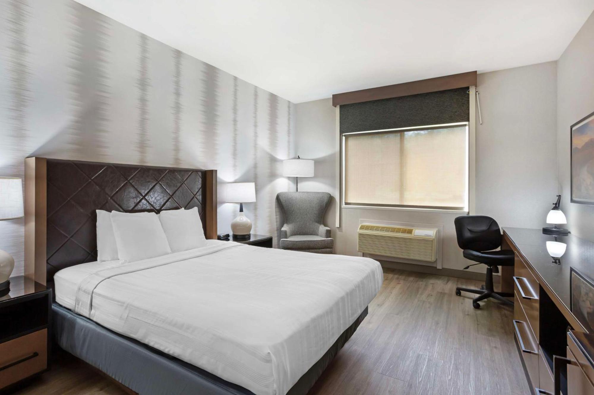เบสท์ เวสเทิร์น ฮอลิเดย์ ฮิลลส์ Hotel Coalville ภายนอก รูปภาพ